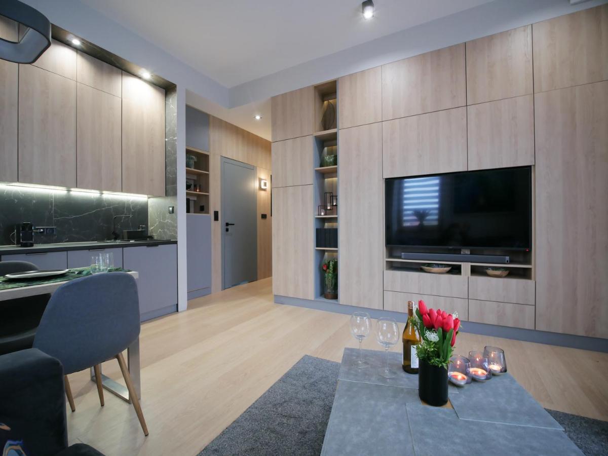 4Uapart-Apartment Suite Platan Tower Paradiso ชวีโนวิชแจ ภายนอก รูปภาพ